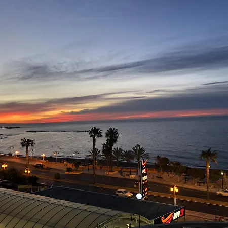 Benalbeach Sea Front 아파트 *